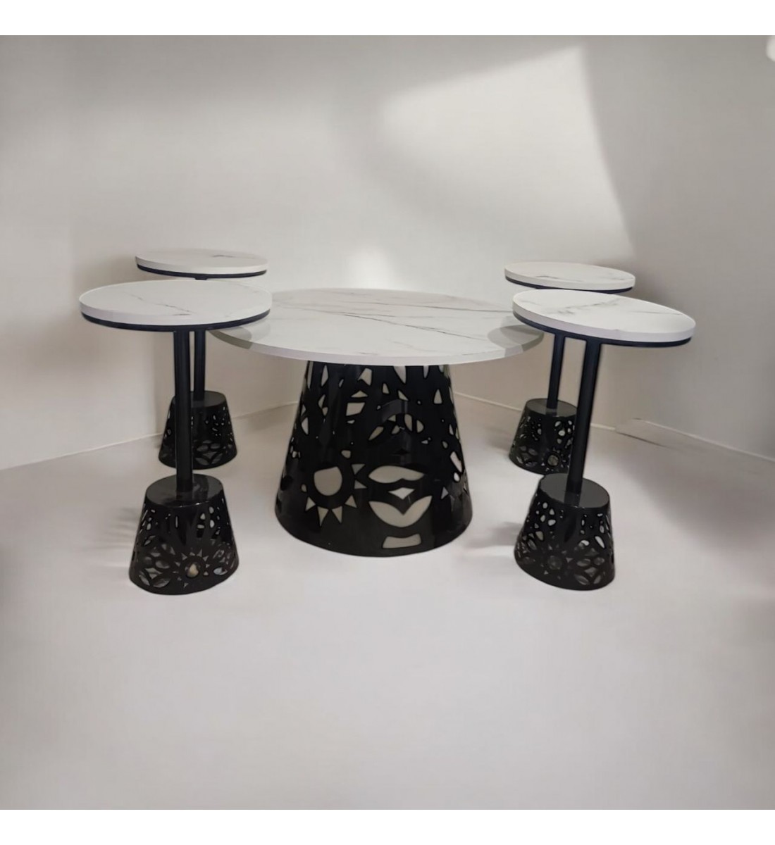 طقم طاولة قهوة بسطح بديل الرخام 5قطع  قاعدة اسود 