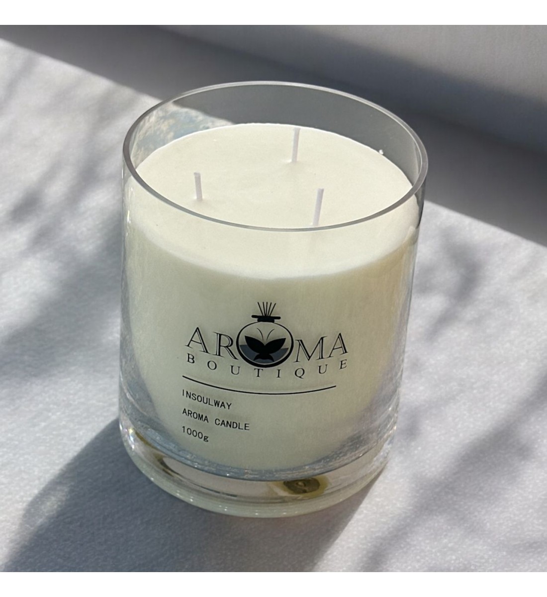 شمعه عطرية زجاج لون ابيض 1000غرام شمعه عطرية زجاج لون ابيض 1000غرام