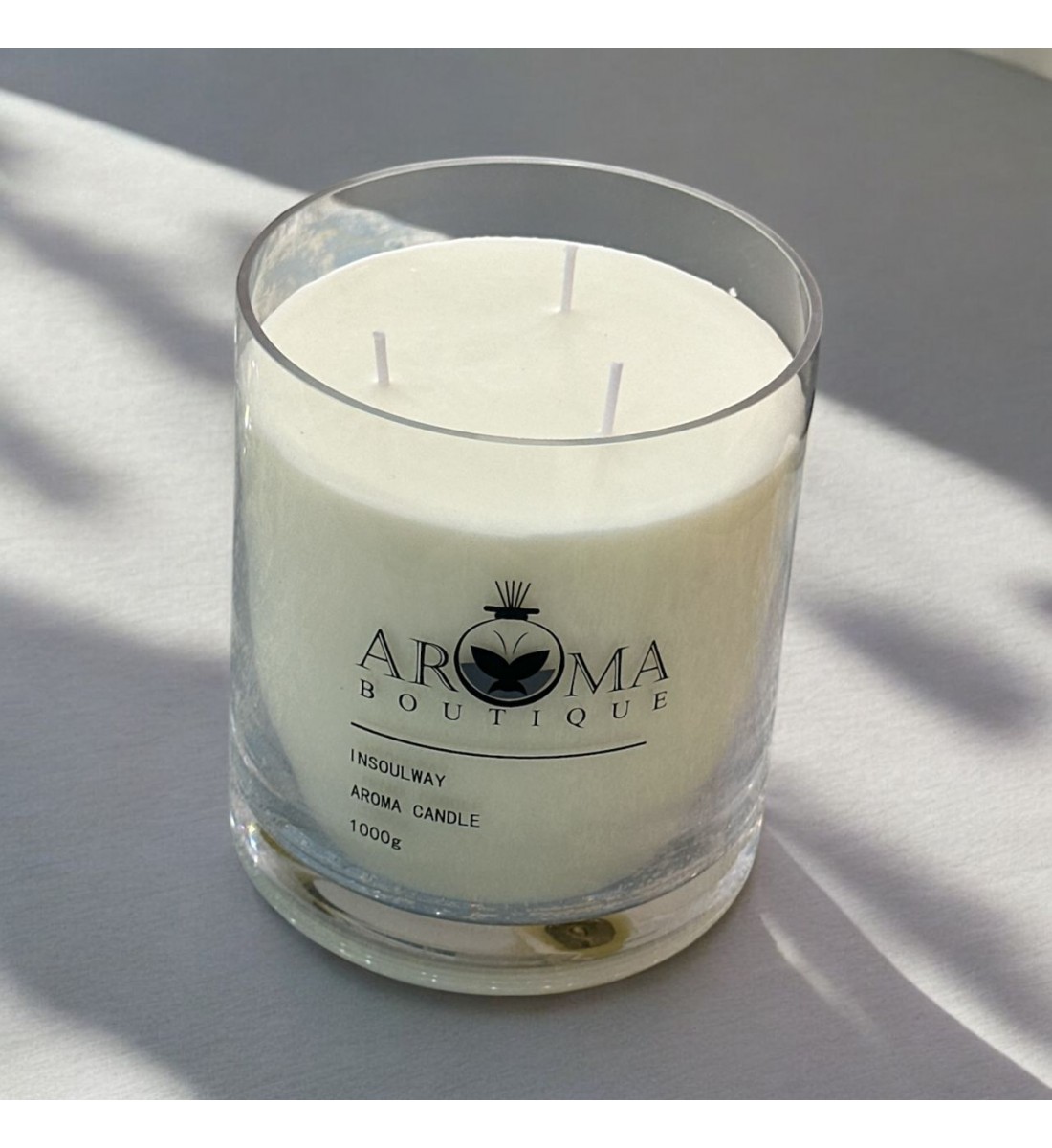 شمعه عطرية زجاج لون ابيض 1000غرام شمعه عطرية زجاج لون ابيض 1000غرام