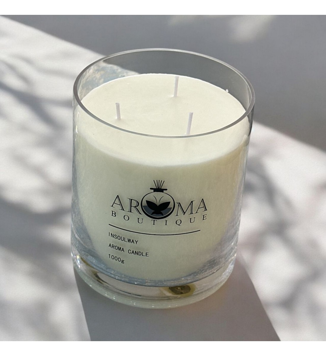 شمعه عطرية زجاج لون ابيض 1000غرام شمعه عطرية زجاج لون ابيض 1000غرام