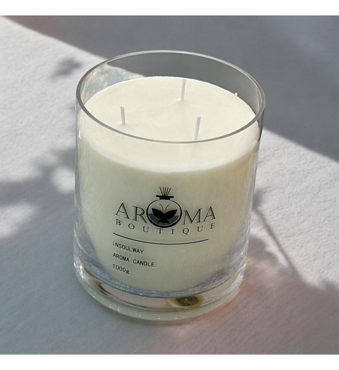 شمعه عطرية زجاج لون ابيض 1000غرام شمعه عطرية زجاج لون ابيض 1000غرام