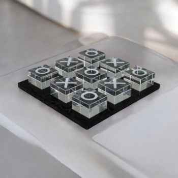 تحفة فنية لعبة اكس او شكل شفاف 