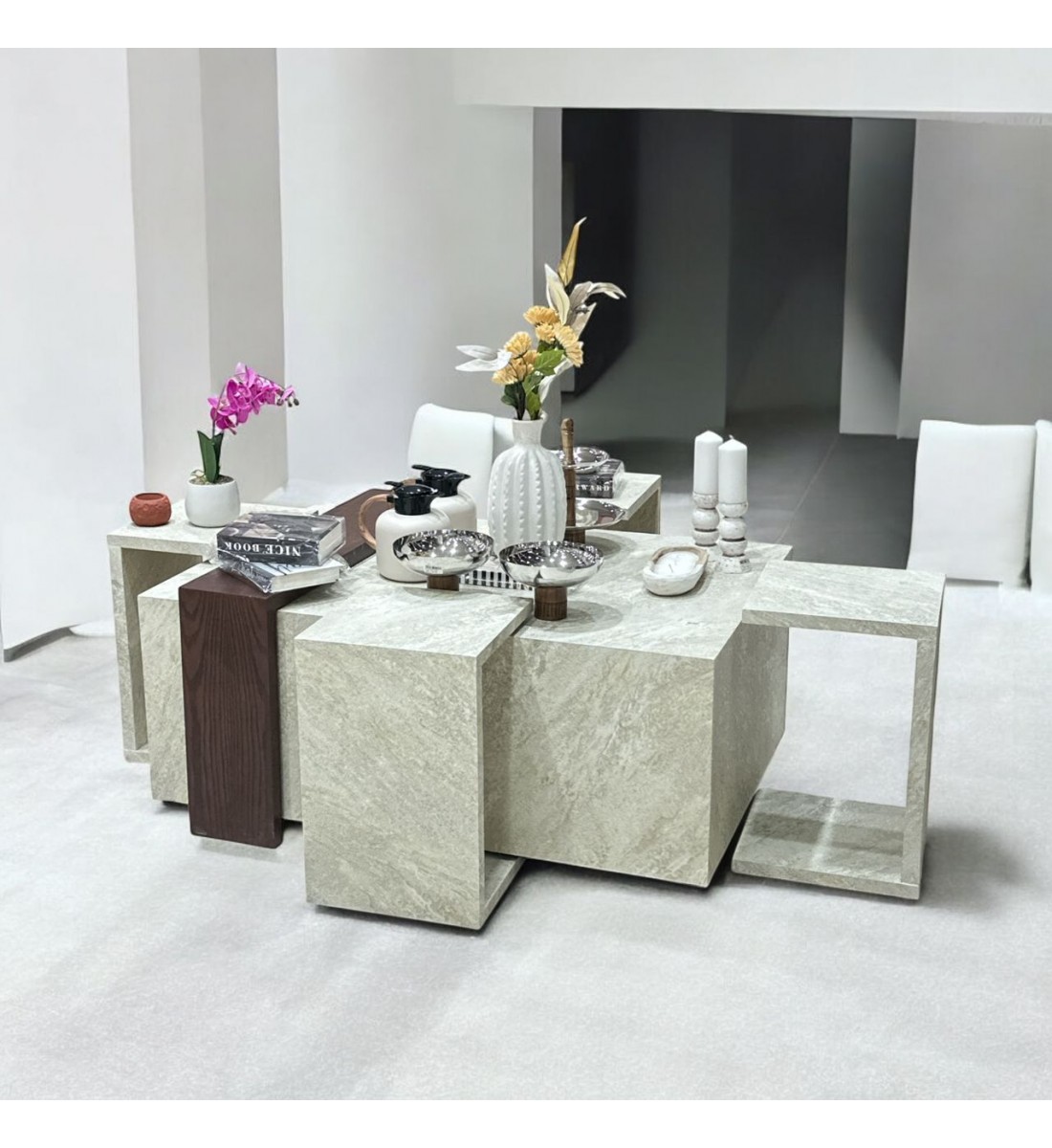 طقم طاولات قهوه وتقديم بديل الرخام لون بيج +حزام خشبي بني 5قطع طقم طاولات قهوه وتقديم بديل الرخام لون بيج +حزام خشبي بني 5قطع