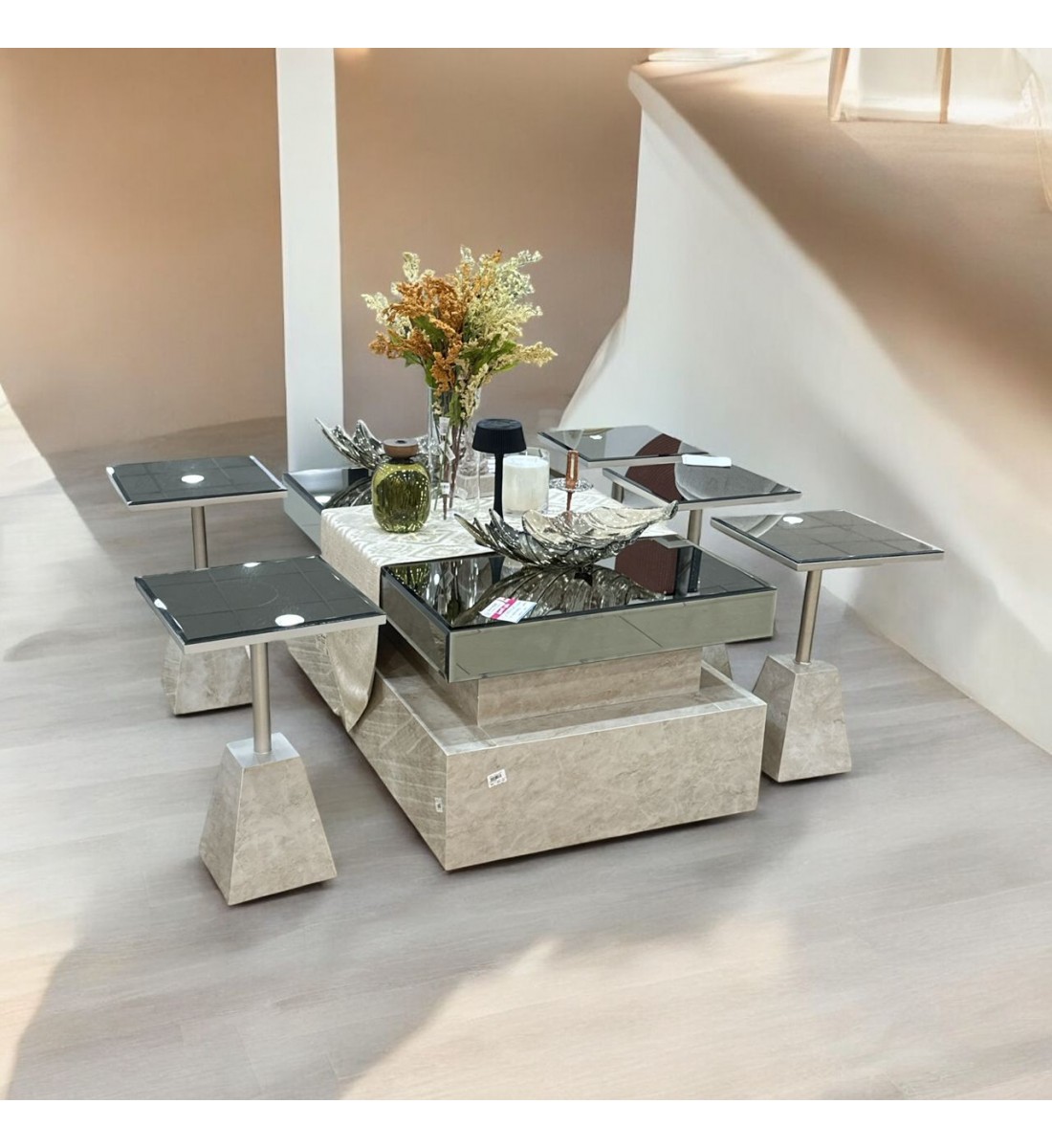 طقم طاولات قهوه وتقديم هرمي مربع زجاج 7قطع طقم طاولات قهوه وتقديم هرمي مربع زجاج 7قطع