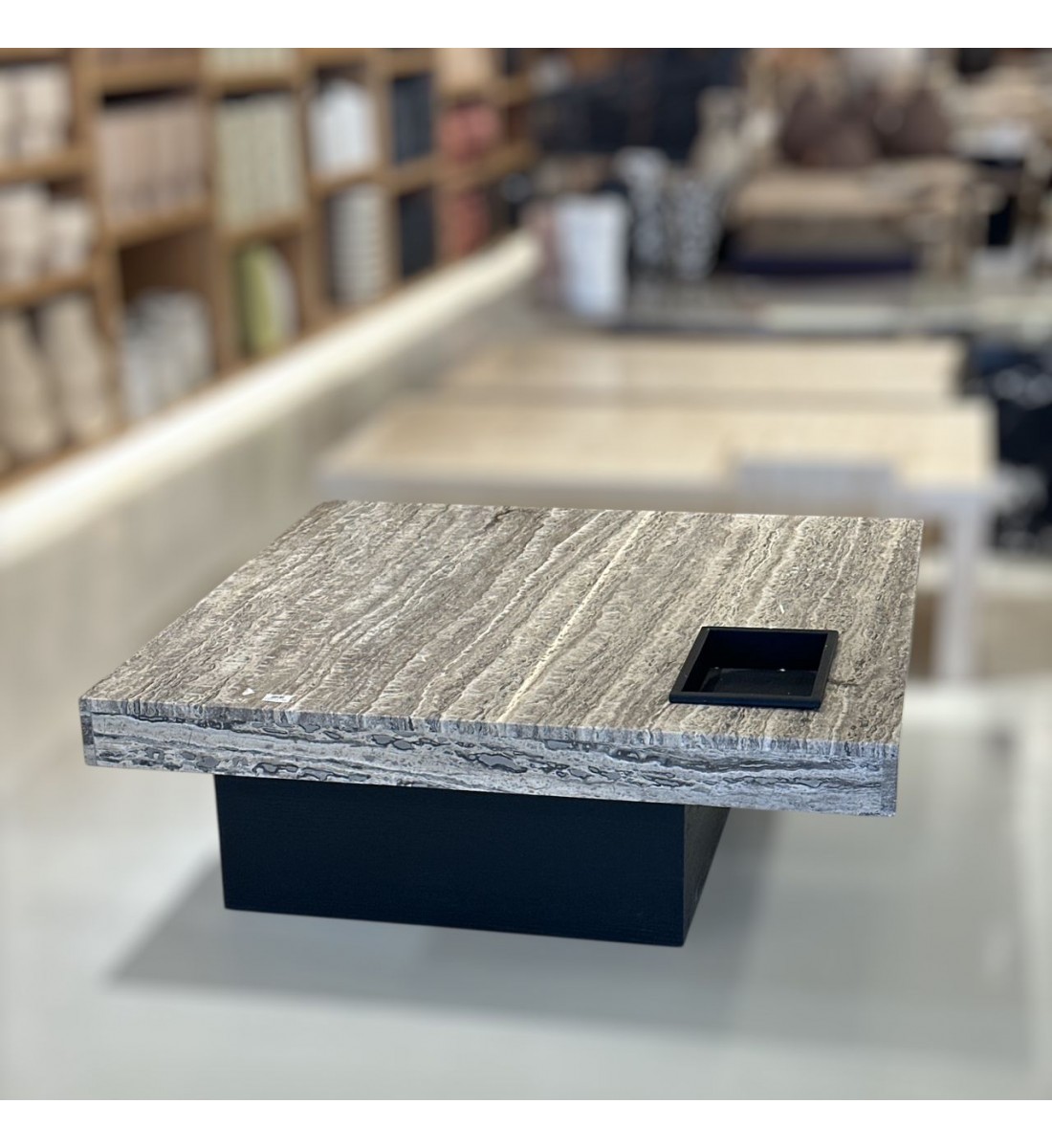 طاولة بتصميم انيق رخام ترفنتينوا - قاعده خشب واسود 110×110×40سم (منتج تفصيل )