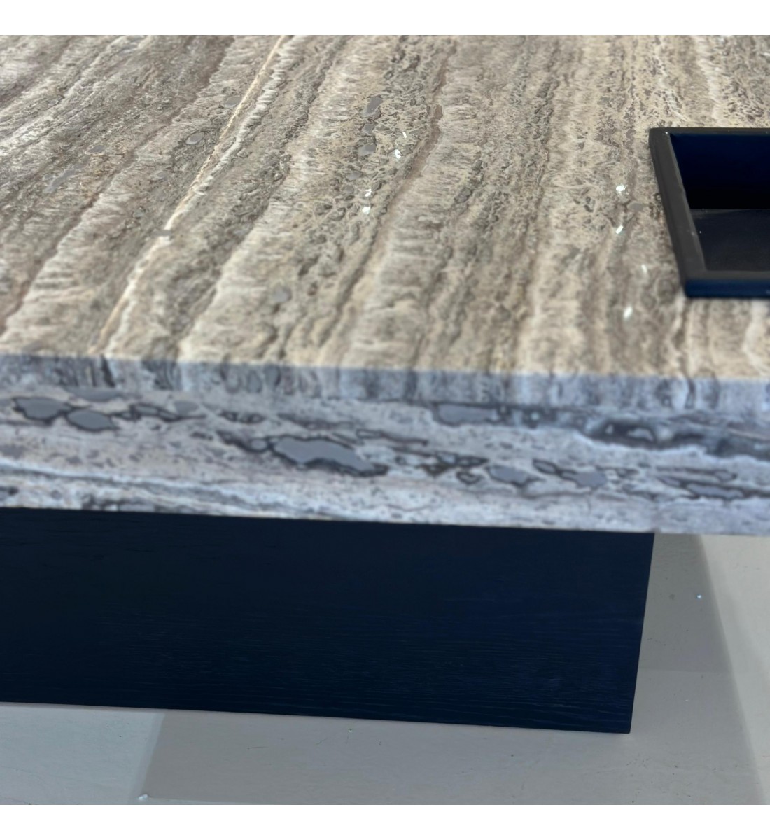 طاولة بتصميم انيق رخام ترفنتينوا - قاعده خشب واسود 110×110×40سم (منتج تفصيل )