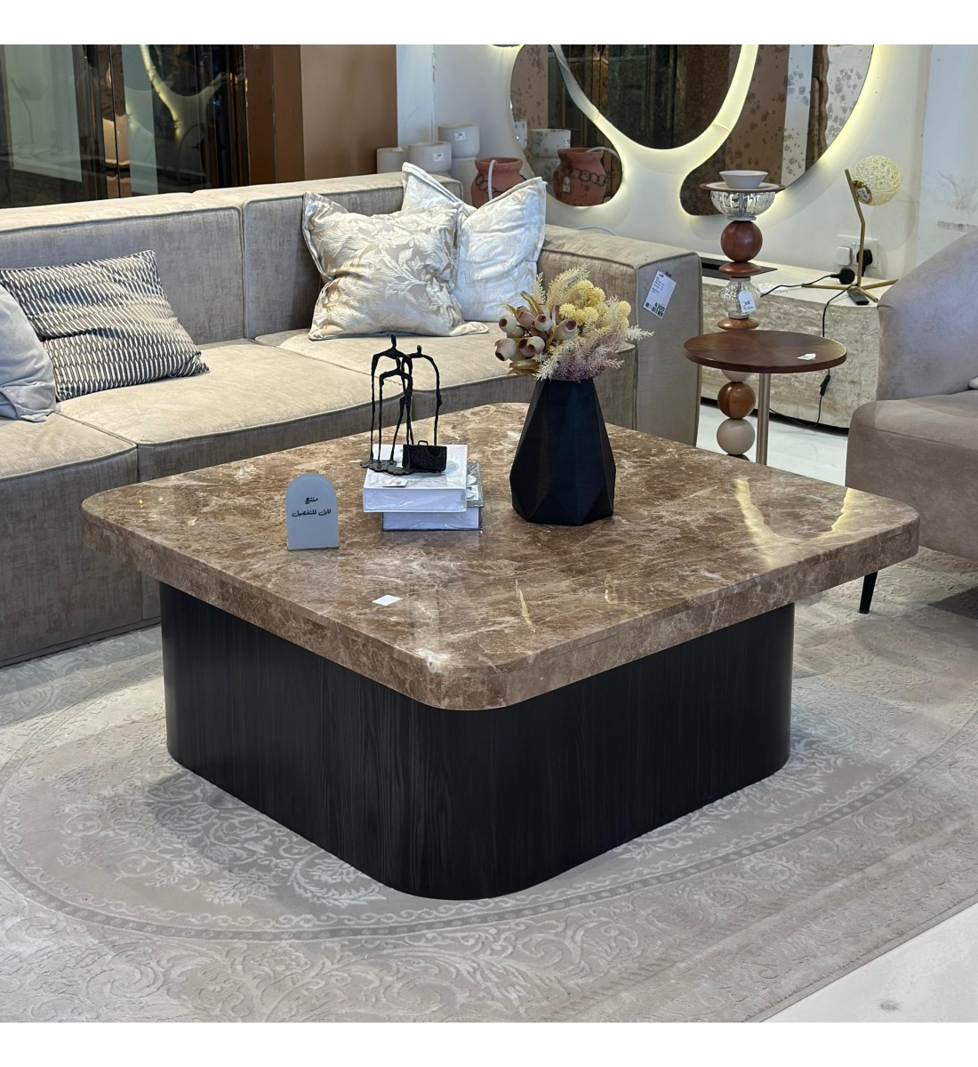 طاولة بتصميم انيق رخام - بني قاعده خشب واسود 100×100×45سم (منتج تفصيل )