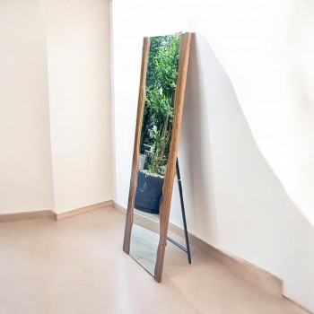 مرايا ستاند خشب بتصميم فريد باللون البني مقاس170×60سم 