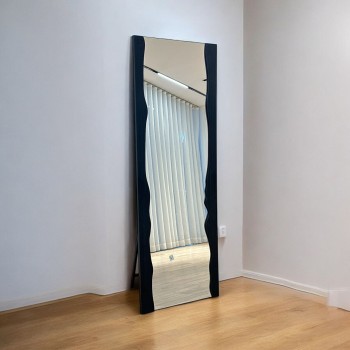 مرايا ستاند خشب بتصميم فريد باللون اسود مقاس170×60سم 