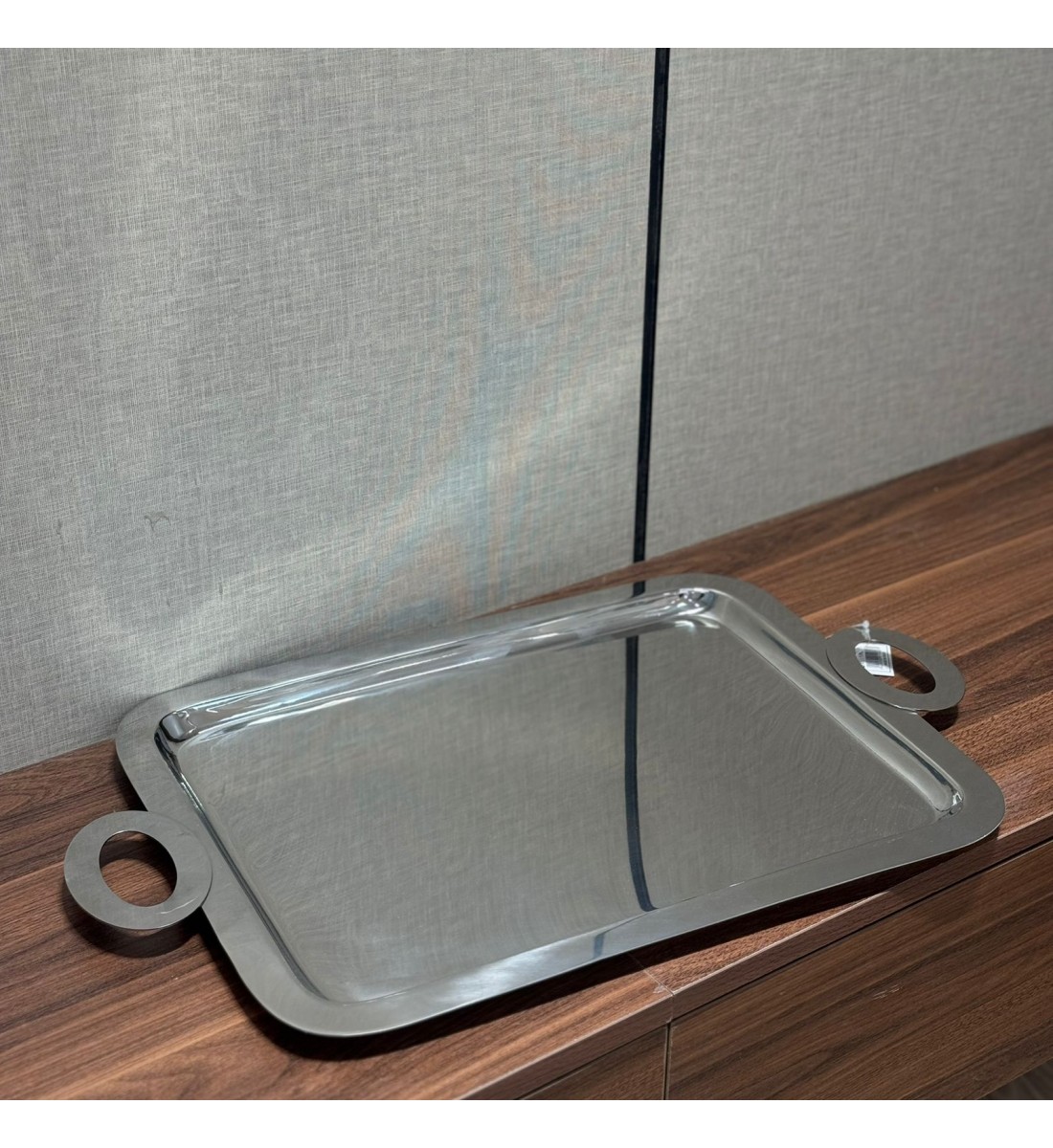 صحن تقديم من الاستانلس استيل مقاس43×32×2سم صحن تقديم من الاستانلس استيل مقاس43×32×2سم