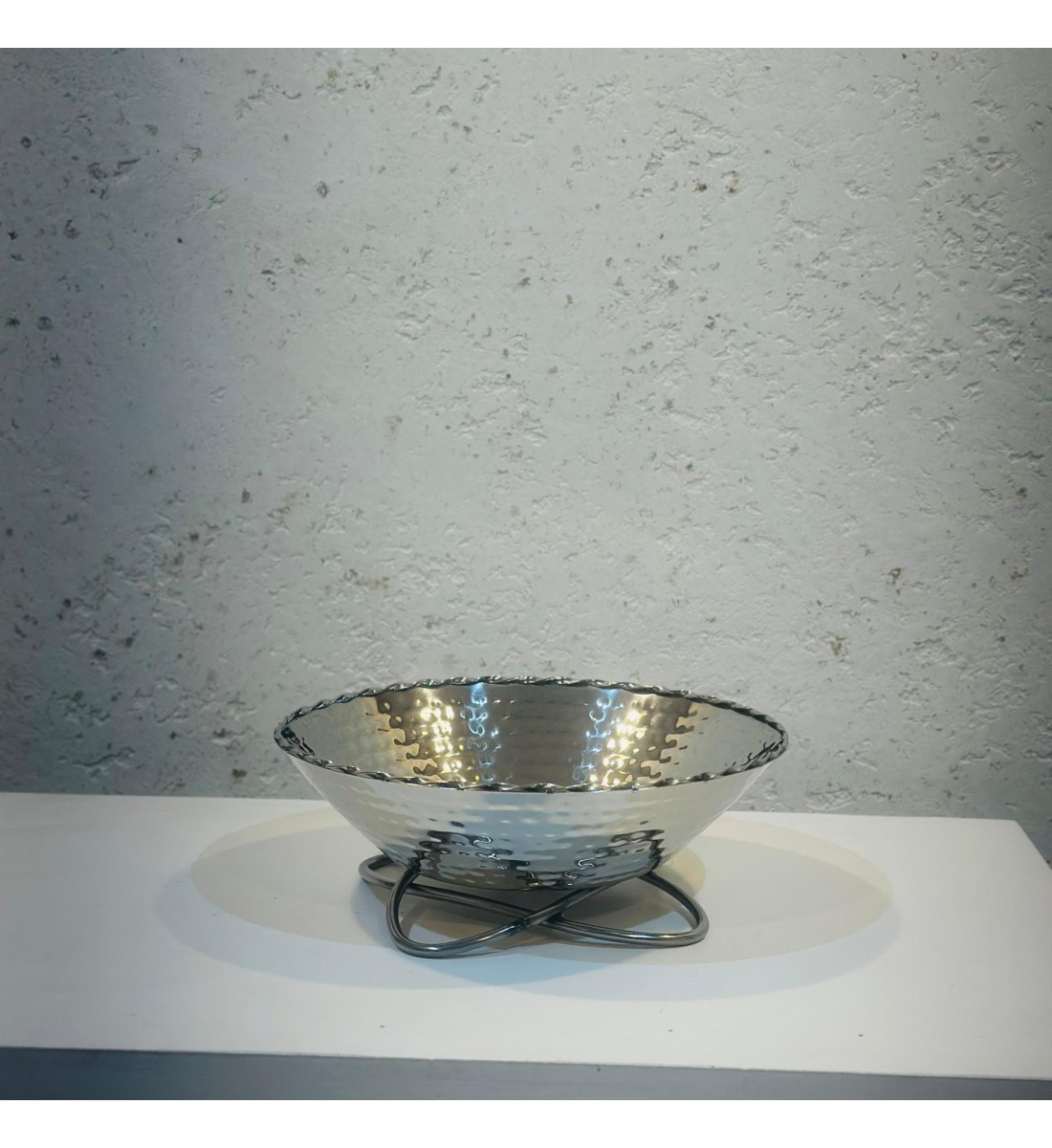 صحن تقديم من الاستانلس استيل مقاس24×24×9سم صحن تقديم من الاستانلس استيل مقاس24×24×9سم