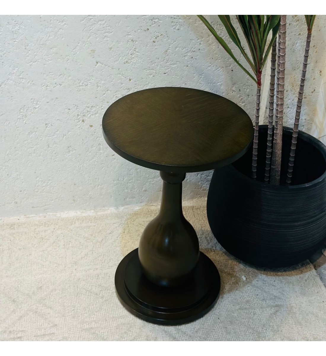 طاوله خدمه خشب بالكامل دائري 35×35×52سم طاوله خدمه خشب بالكامل دائري 35×35×52سم