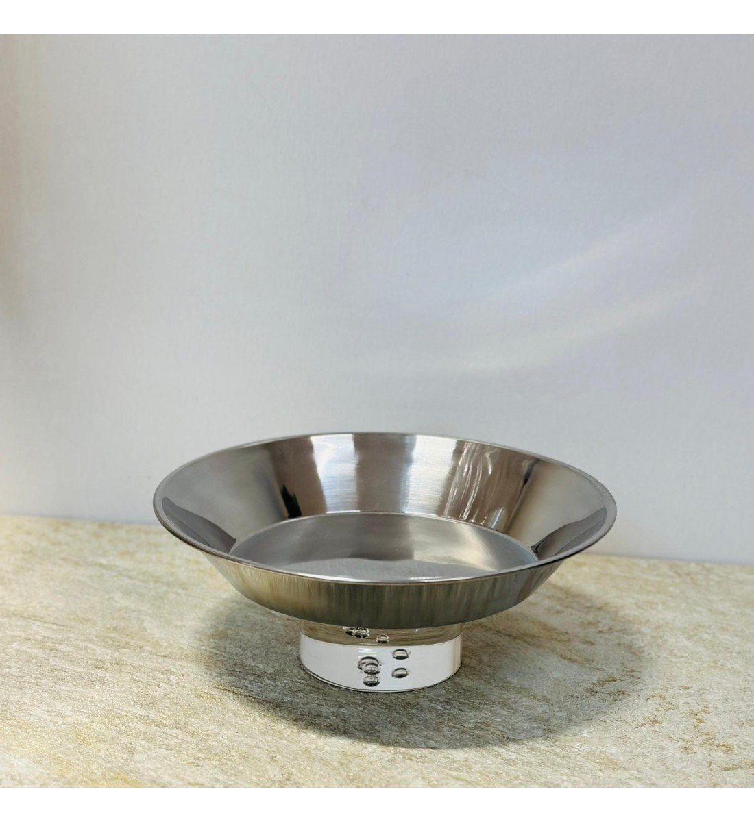 صحن تقديم ضيافة فاخر من الستانلس ستيل قاعده اكرلك – فضي –19×19×8سم صحن تقديم ضيافة فاخر من الستانلس ستيل قاعده اكرلك – فضي –19×19×8سم