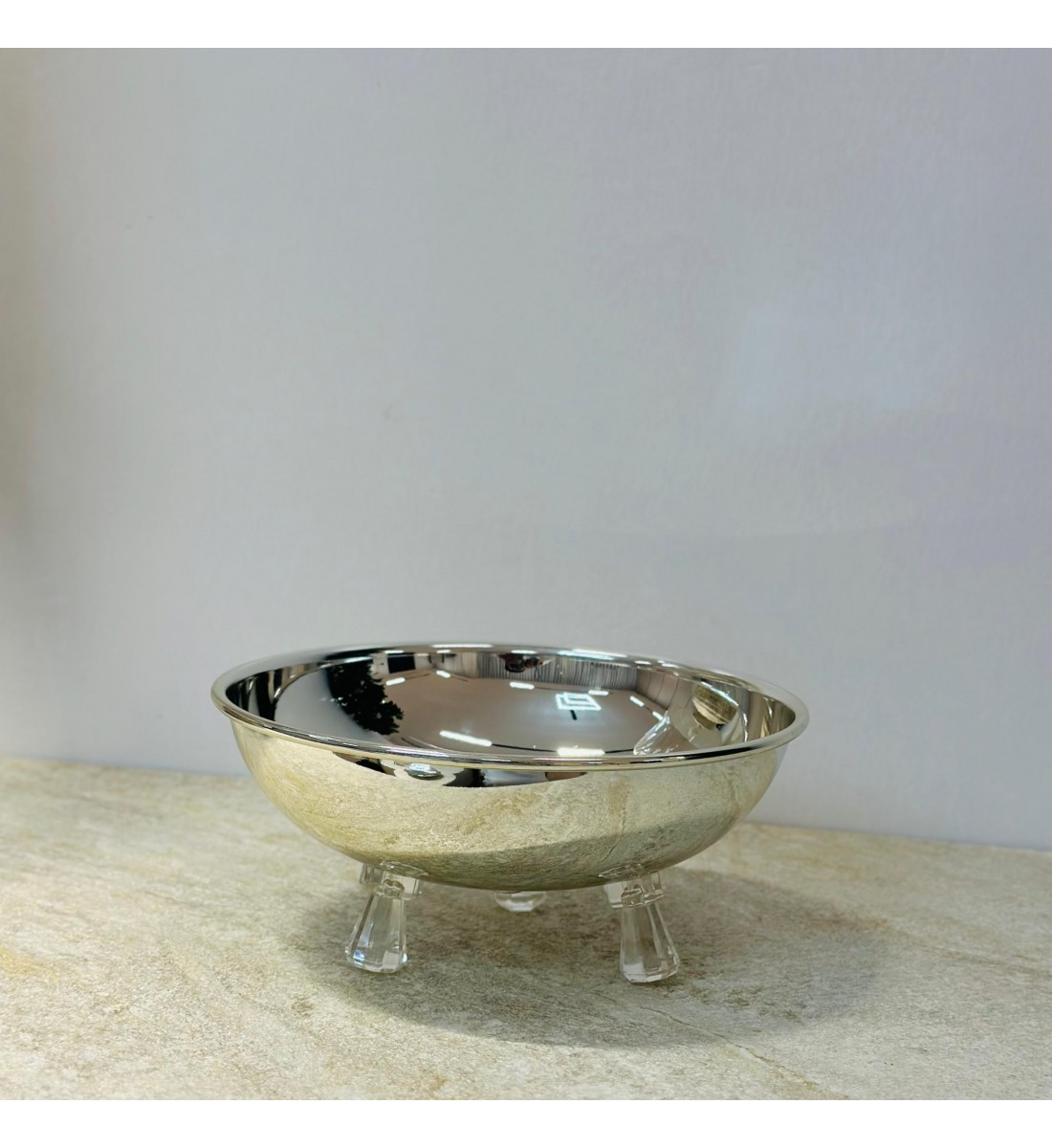 صحن تقديم ضيافة فاخر من الستانلس ستيل قاعده اكرلك – فضي –20×20×9سم صحن تقديم ضيافة فاخر من الستانلس ستيل قاعده اكرلك – فضي –20×20×9سم