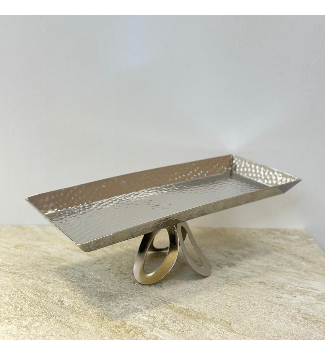 صحن تقديم ضيافة فاخر من المعدن ستيل بقاعده 40×17×14سم صحن تقديم ضيافة فاخر من المعدن ستيل بقاعده 40×17×14سم