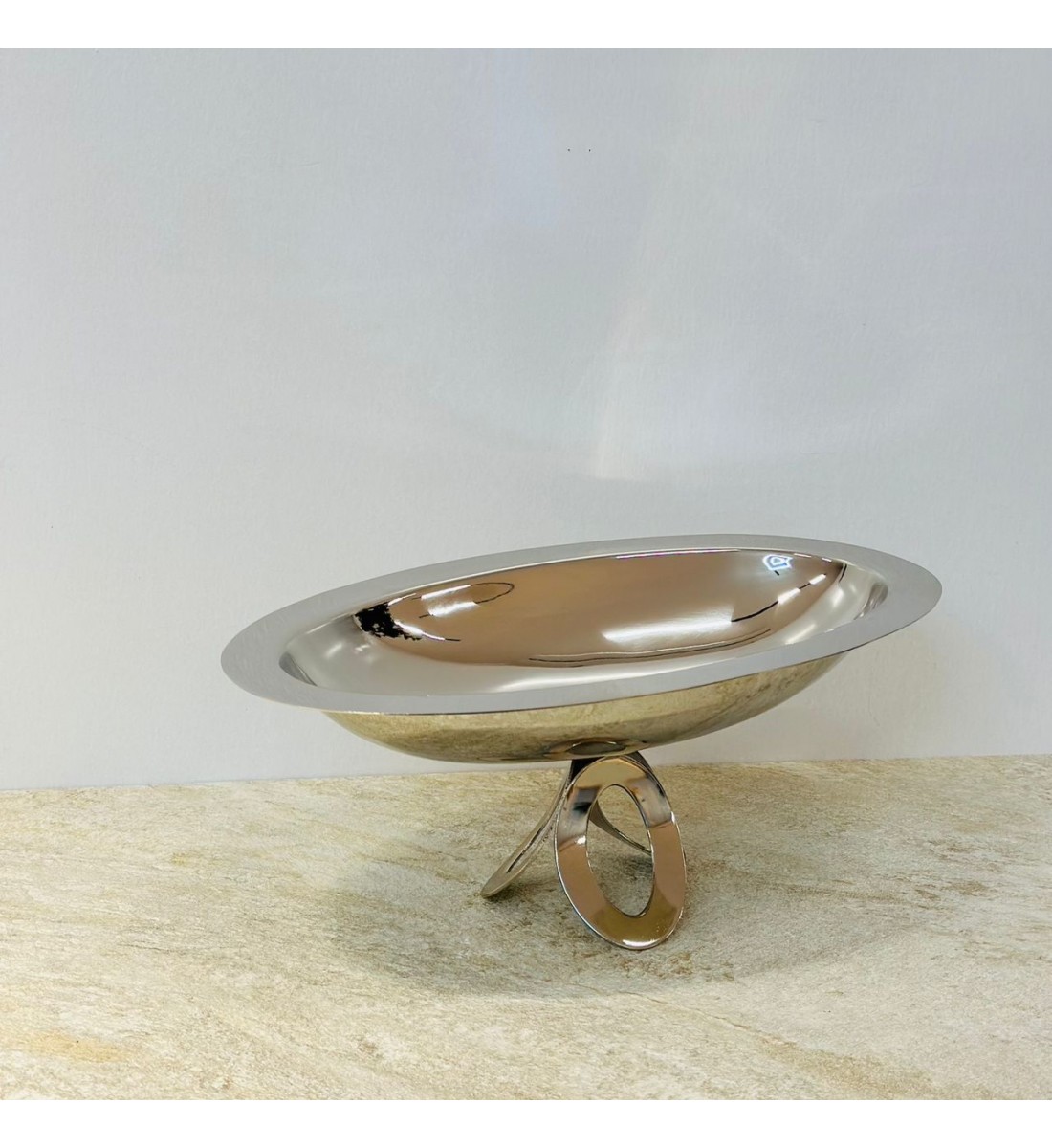 صحن تقديم ضيافة فاخر من المعدن ستيل بقاعده34×20×14سم صحن تقديم ضيافة فاخر من المعدن ستيل بقاعده34×20×14سم