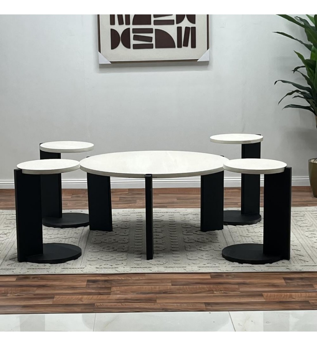 طقم طاولات 7قطع سطح بديل الرخام  سطح ناعم قاعده خشب لون اسود