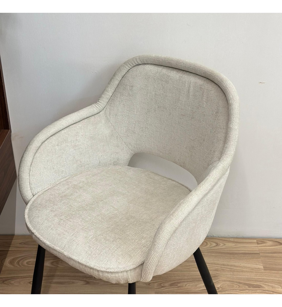 كرسي بوكلية أنيق وعصري ــ ابيض ــ 58×52×50سم 