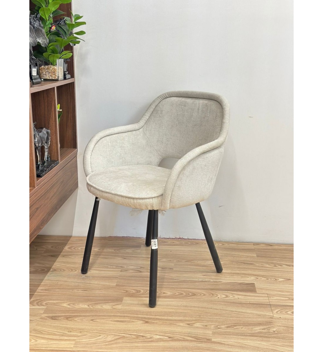 كرسي بوكلية أنيق وعصري ــ ابيض ــ 58×52×50سم 