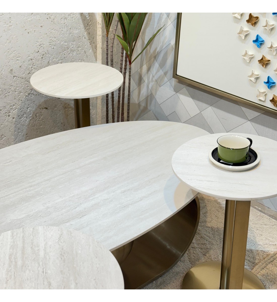 طقم طاولات تقديم سيراميك وسط 4+1 طقم طاولات تقديم سيراميك وسط 4+1