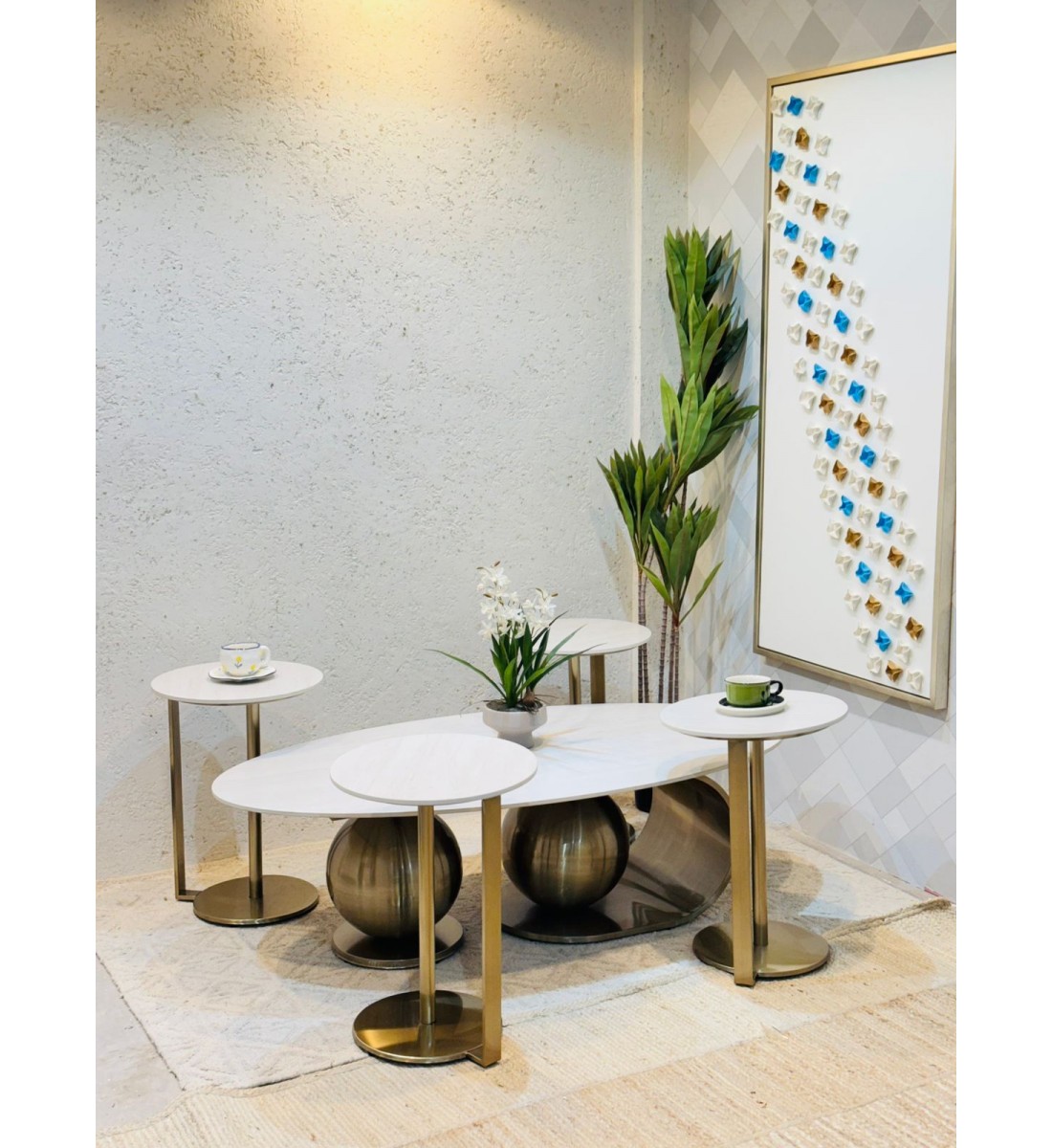 طقم طاولات تقديم سيراميك وسط 4+1 طقم طاولات تقديم سيراميك وسط 4+1