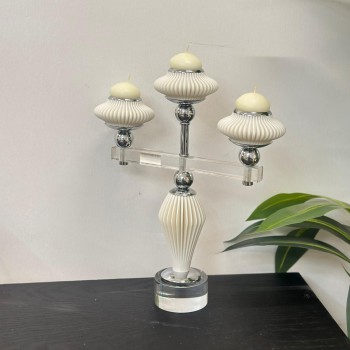 شمعدان فضي اكرلك ابيض ثلاثي تصميم انيق 36×24×5سم 