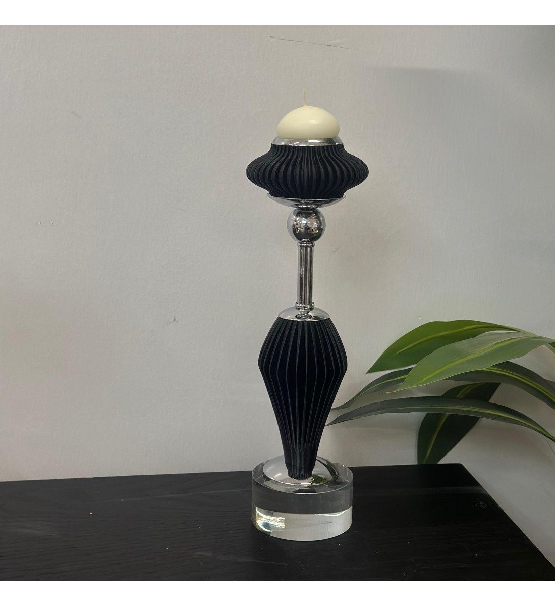 شمعدان اكرلك اسود تصميم انيق31×5×5سم 