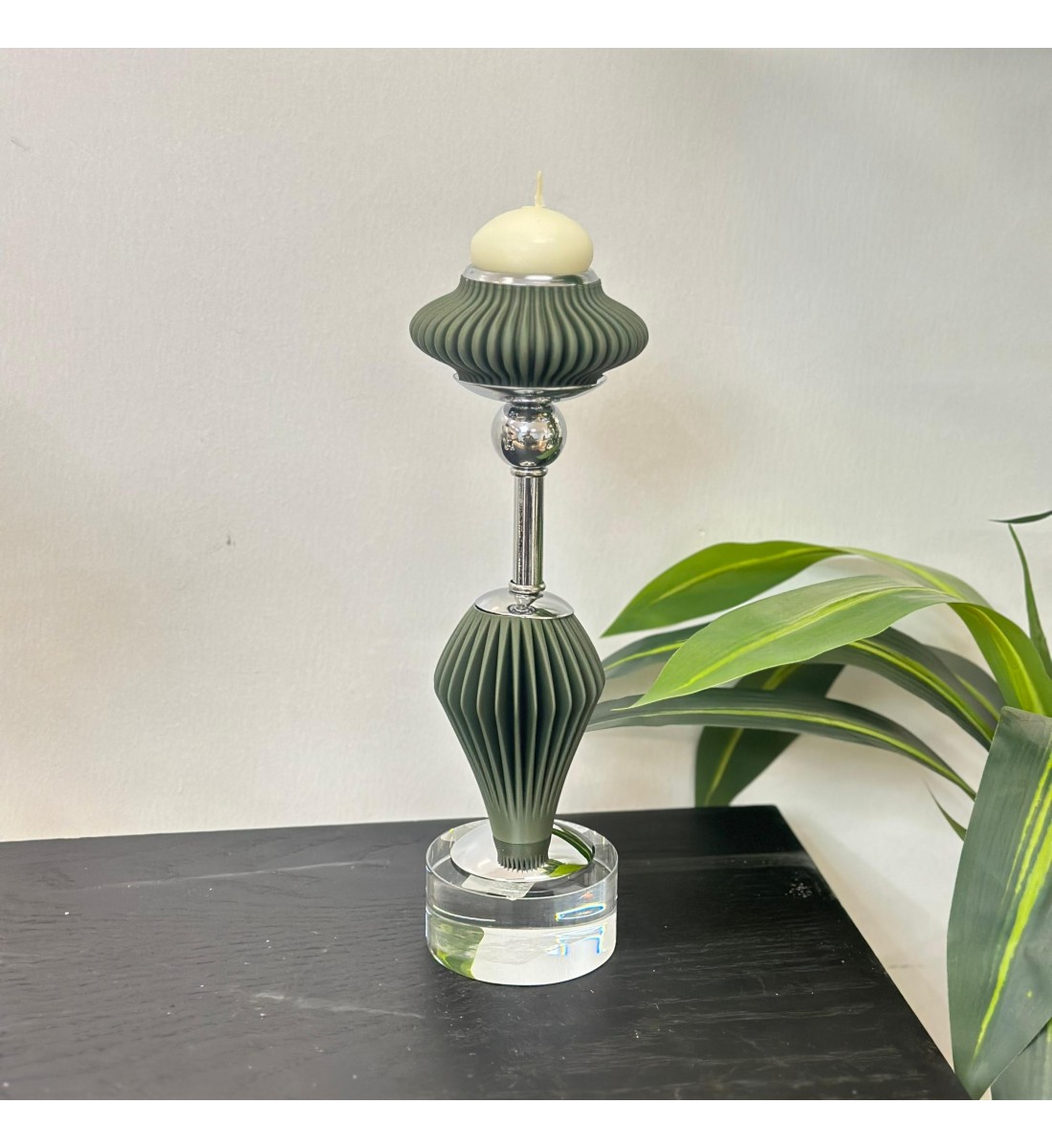 شمعدان اخظر اكرلك اخظر تصميم انيق30×5×5سم 