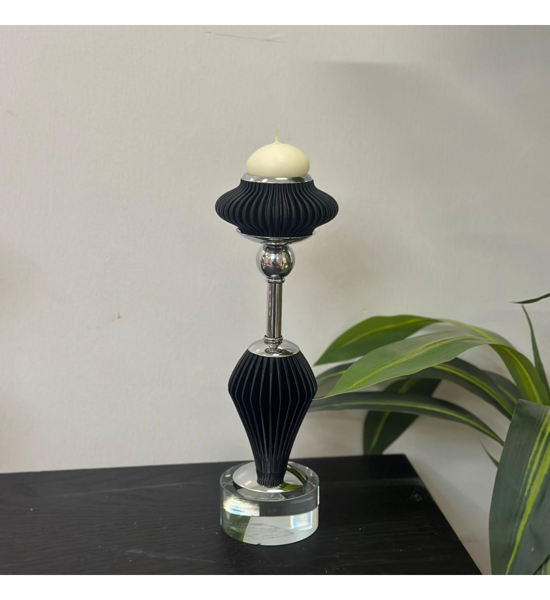 شمعدان اكرلك اسود تصميم انيق30×5×5سم 