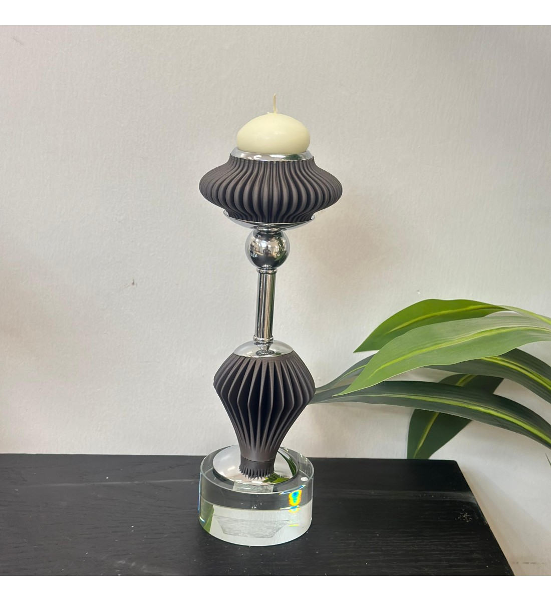 شمعدان بنفسجي اكرلك تصميم انيق 27×5×5سم 