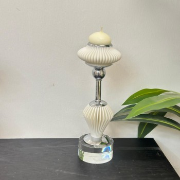 شمعدان ابيض اكرلك تصميم انيق 27×5×5سم 