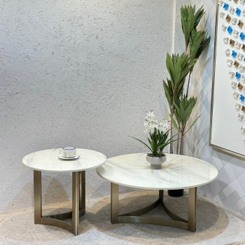 طقم طاولات 2قطع رخام وقاعده معدن ذهبيه	