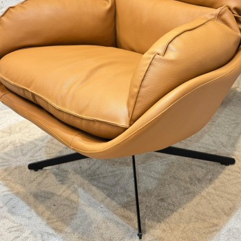 كرسي صالة دوار مريح تصمصم ملكي جلد باللون الجملي الدافي 