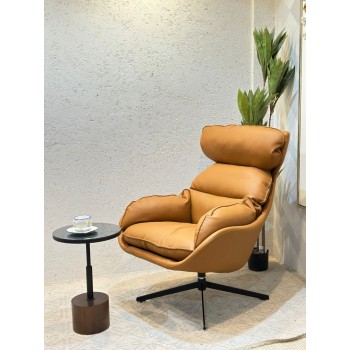 كرسي صالة دوار مريح تصمصم ملكي جلد باللون الجملي الدافي 