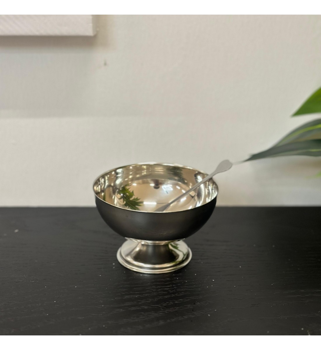 صحن تقديم ضيافة فاخر من المعدن ستيل بقاعده 10×10×7سم صحن تقديم ضيافة فاخر من المعدن ستيل بقاعده 10×10×7سم