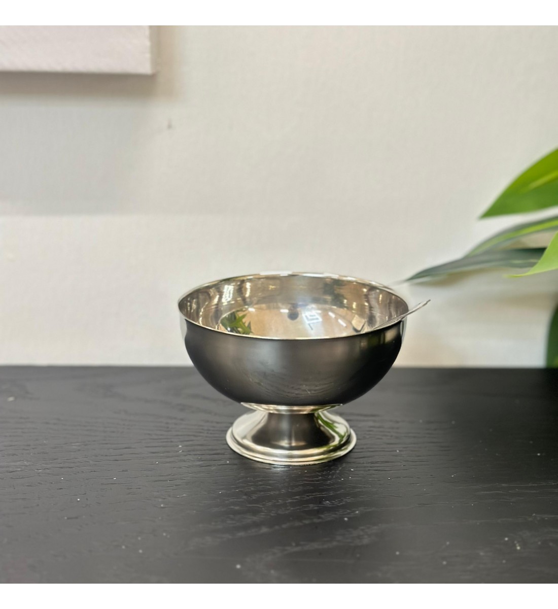 صحن تقديم ضيافة فاخر من المعدن ستيل بقاعده 11×11×7سم 