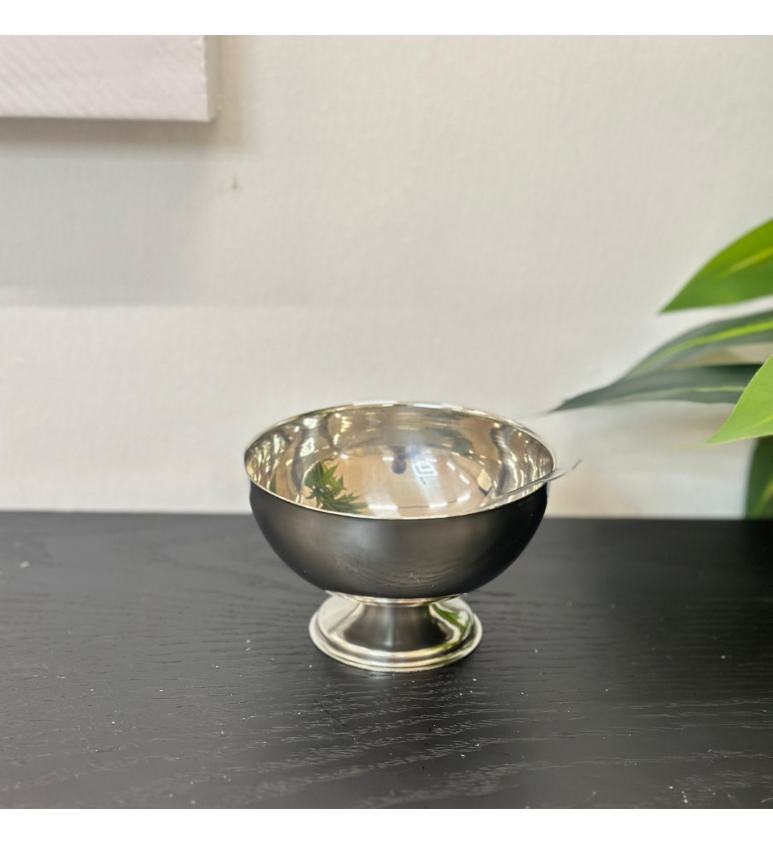 صحن تقديم ضيافة فاخر من المعدن ستيل بقاعده 11×11×7سم 