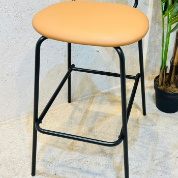 كرسي بار بوهيمي معدني بمسند خيزران 