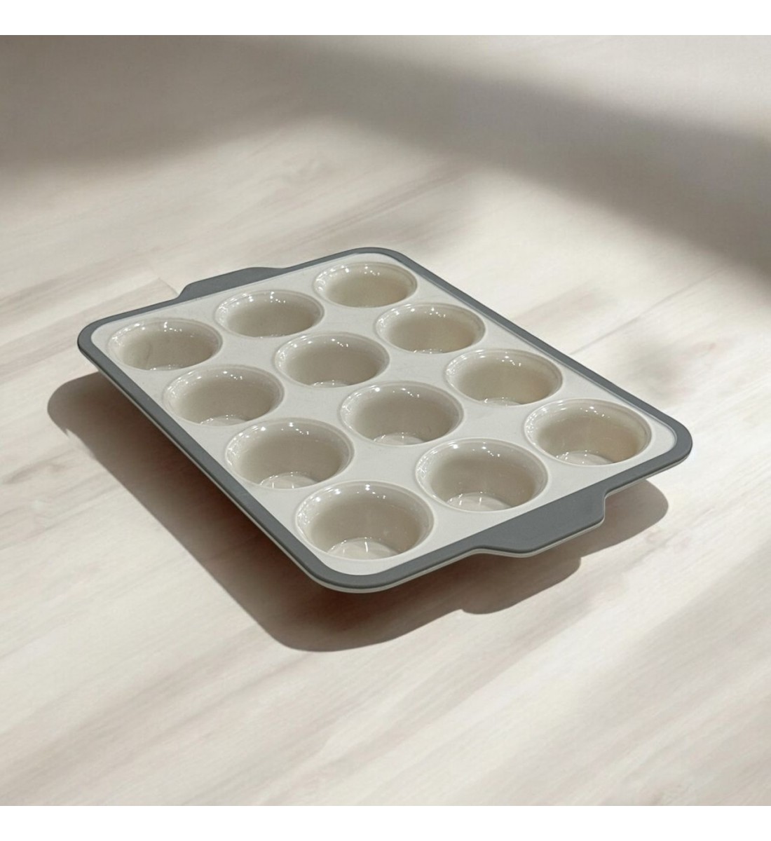 قالب ميني كب كيك/مافن 12 فتحة – تصميم عملي وأنيق يجعل من الخبز تجربة أسهل وأكثر متعة!