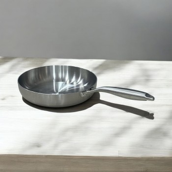 مقلاة ستانلس ستيل فاخرة – لمسة احترافية في مطبخك!مقاس 22سم 