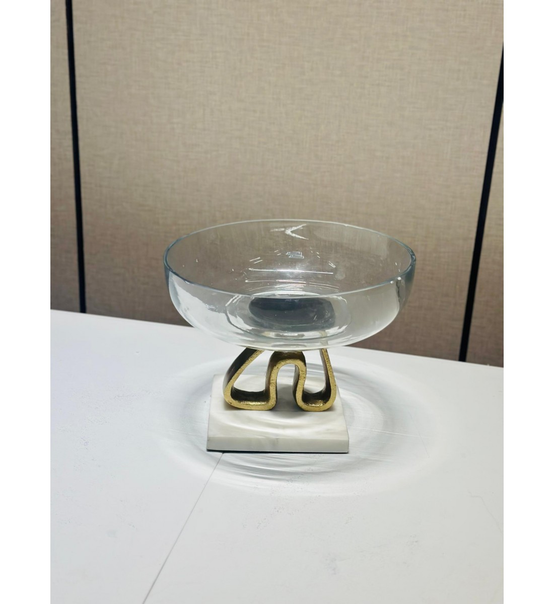 صحن تقديم زجاج قاعده رخام فاخر بتصميم عصري 22×22×17سم صحن تقديم زجاج قاعده رخام فاخر بتصميم عصري 22×22×17سم