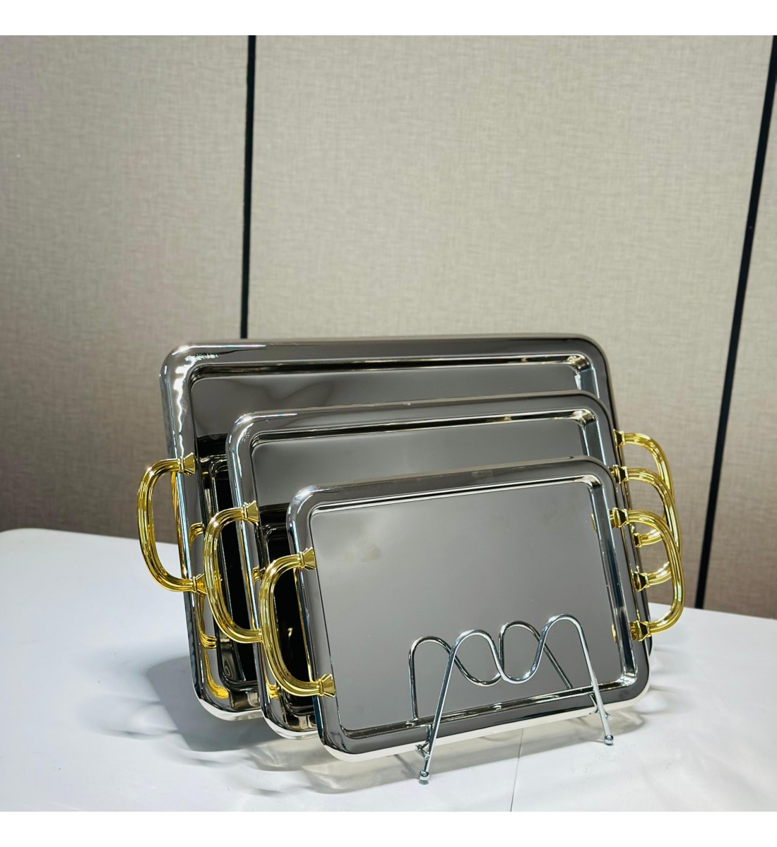 طقم صواني تقديم فاخر – أناقة تليق بضيافتك 3قطع طقم صواني تقديم فاخر – أناقة تليق بضيافتك 3قطع