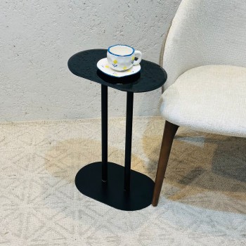 طاولة خدمه أسود قاعدة حديد أسود سطح زجاجي اسود 56×37×15سم 