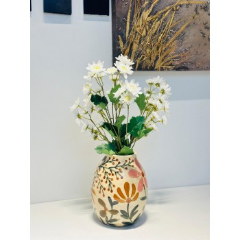 فازة ديكور بتصميم فني راقٍ تضيف لمسة من الأناقة والجمال لأي زاوية في منزلك.22×9×9سم 