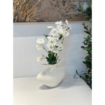 فازة ديكور بتصميم فني راقٍ تضيف لمسة من الأناقة والجمال لأي زاوية في منزلك 18×21×4سم 