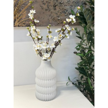 فازة ديكور بتصميم فني راقٍ تضيف لمسة من الأناقة والجمال لأي زاوية في منزلك27×6×6سم 