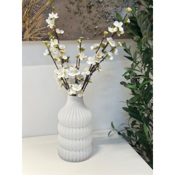 فازة ديكور بتصميم فني راقٍ تضيف لمسة من الأناقة والجمال لأي زاوية في منزلك27×6×6سم 