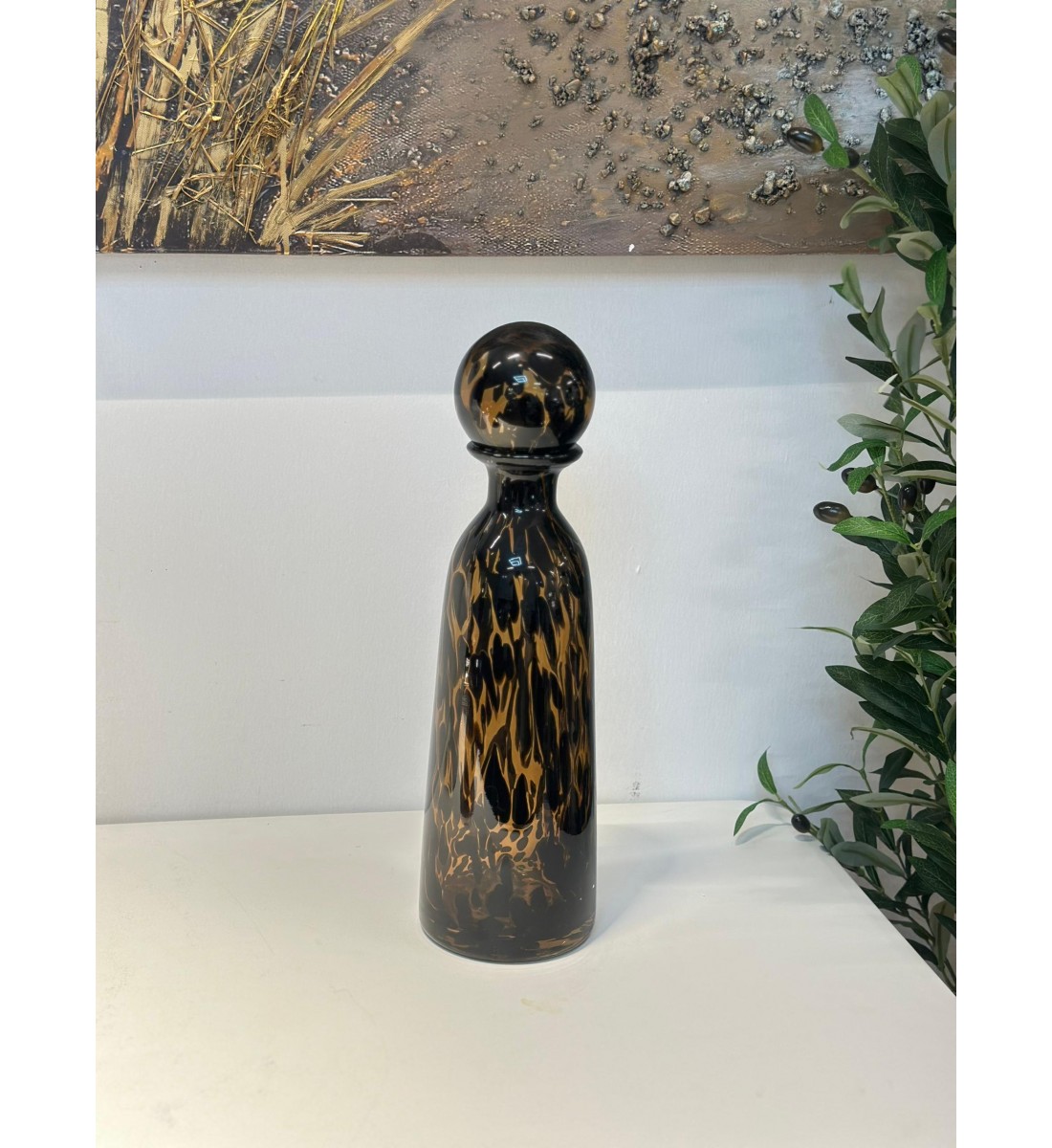 فازةاو قارورة  ديكور بتصميم فني راقٍ تضيف لمسة من الأناقة والجمال لأي زاوية في منزلك 42×8×8سم 