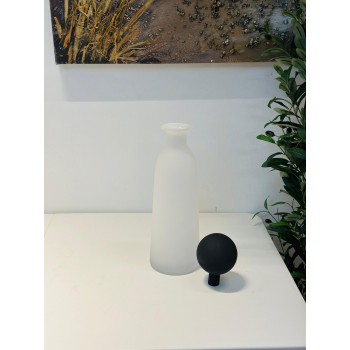 فازةاو قارورة  ديكور بتصميم فني راقٍ تضيف لمسة من الأناقة والجمال لأي زاوية في منزلك 42×8×8سم 