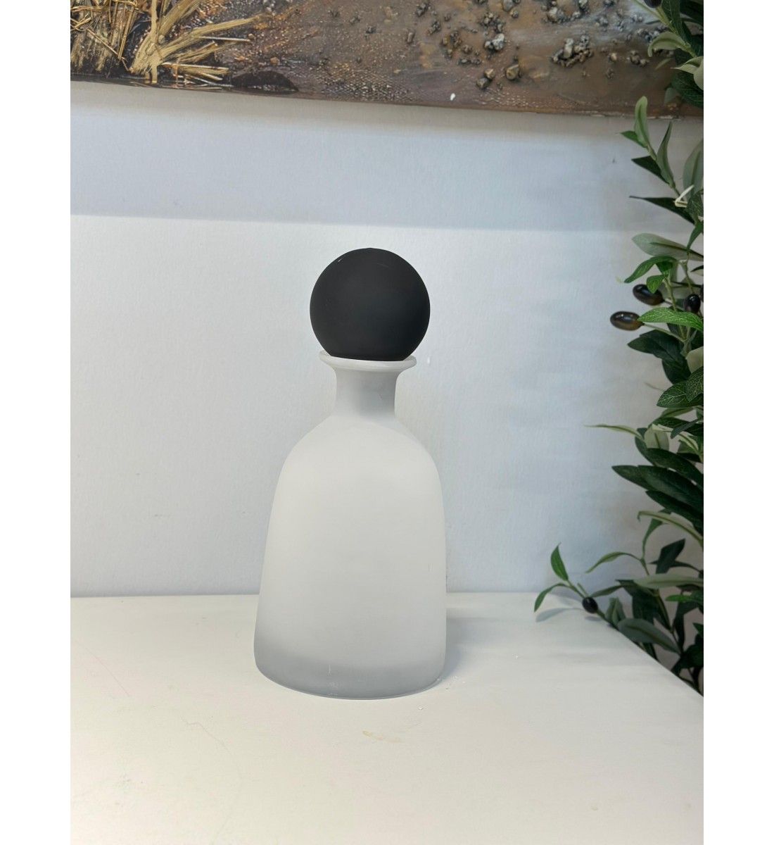 فازةاو قارورة  ديكور بتصميم فني راقٍ تضيف لمسة من الأناقة والجمال لأي زاوية في منزلك 8×8×32سم 